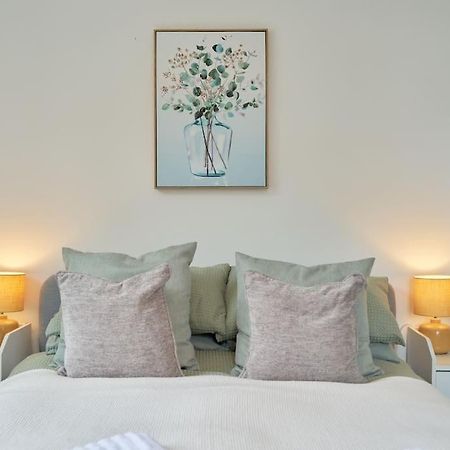 York City Central Apartment And Coffee Shop Экстерьер фото