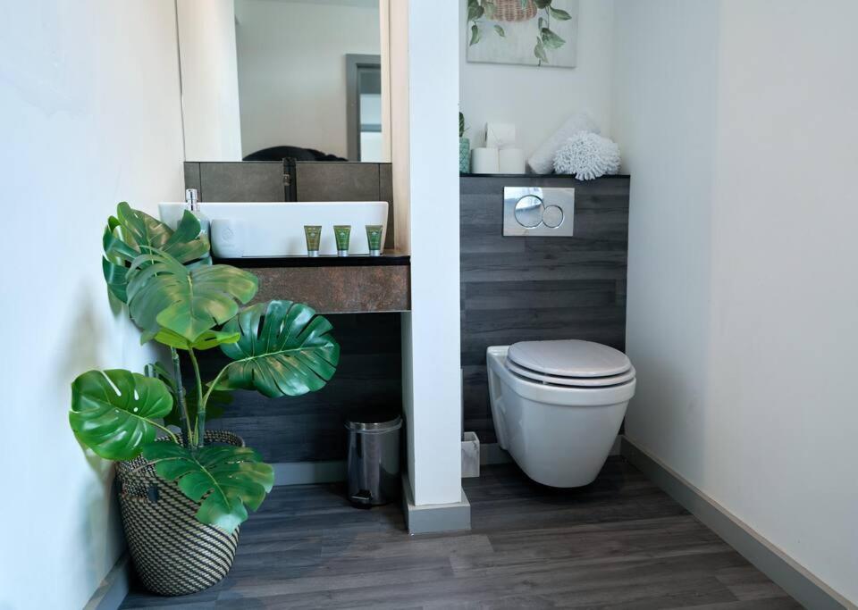 York City Central Apartment And Coffee Shop Экстерьер фото