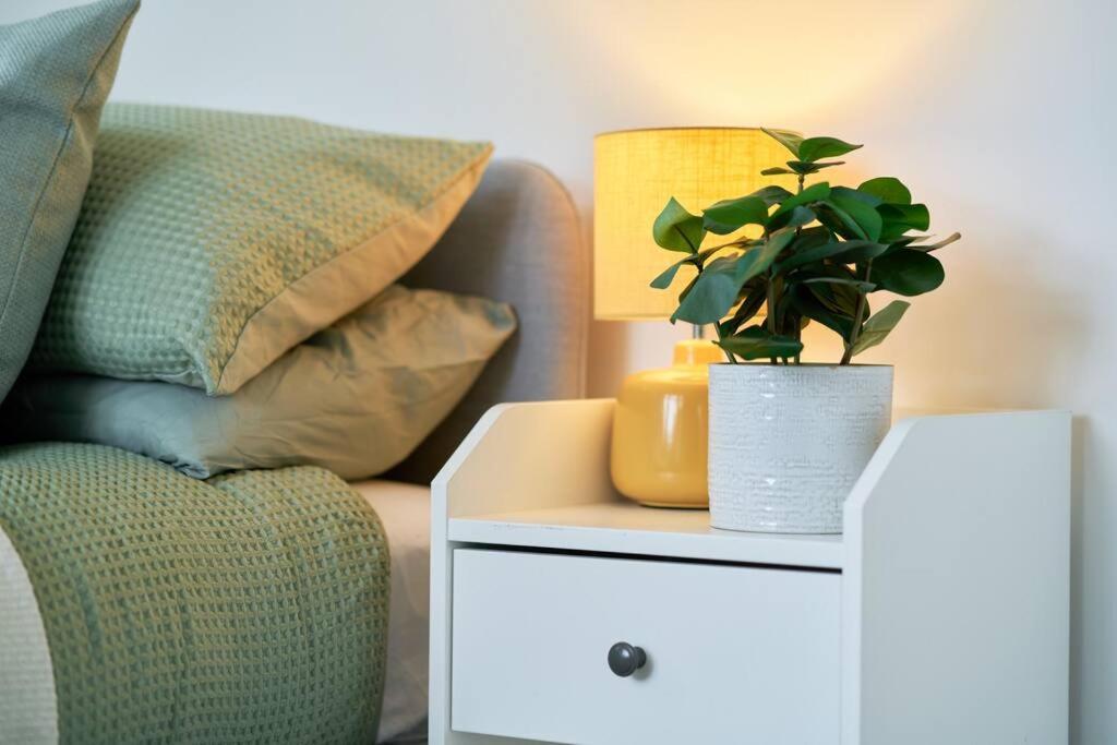 York City Central Apartment And Coffee Shop Экстерьер фото