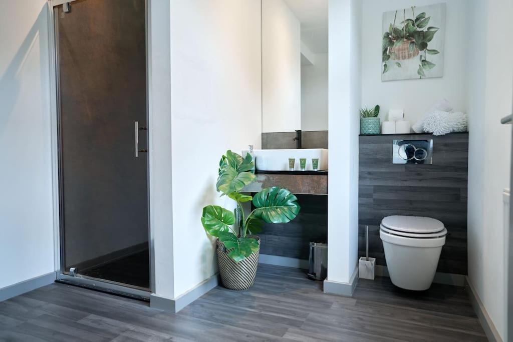 York City Central Apartment And Coffee Shop Экстерьер фото