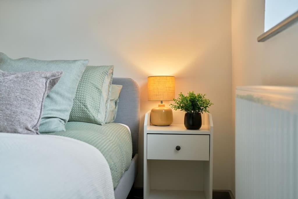 York City Central Apartment And Coffee Shop Экстерьер фото