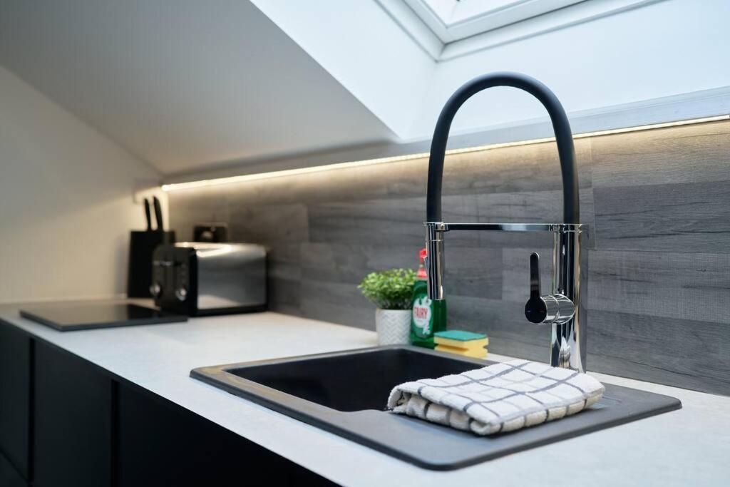 York City Central Apartment And Coffee Shop Экстерьер фото